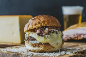 この夏、J.S. BURGERS CAFEのハンバーガーがさらに進化する...