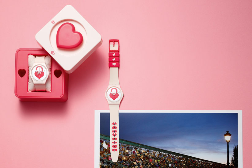 愛を深める腕時計。スウォッチより南京錠をモチーフにしたバレンタインスペシャルモデルがリリース。
