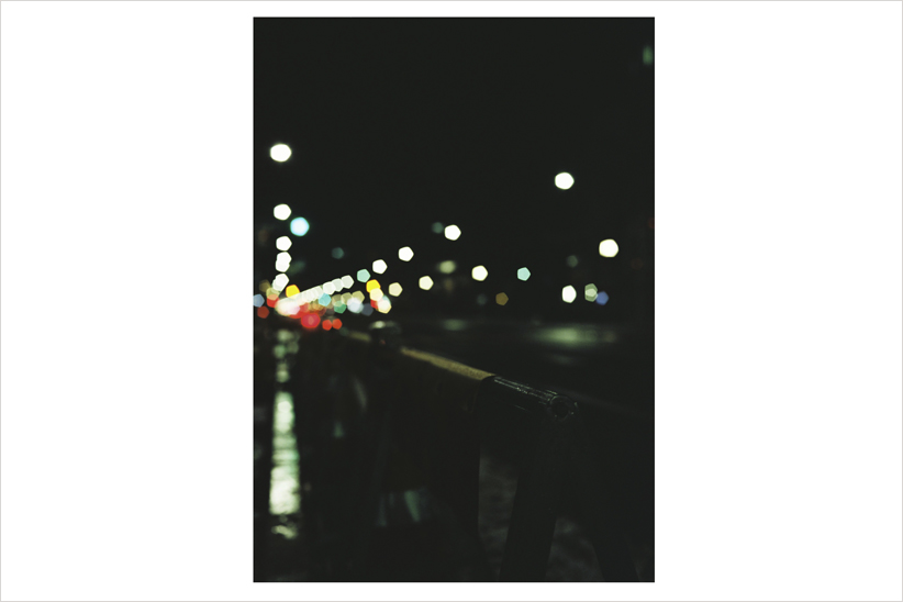 光を美しく捉えた写真展「虚ロイ光リ実ル」が中目黒のバーで開催されます。