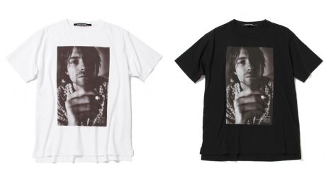 niko and ... has introduced a T-shirt featuring a photo of the rock star who represents grunge.