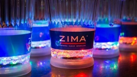 大人の社交場で卓球ラウンジの楽しみを。銀座に「PING PONG LOUNGE」が期間限定オープン。