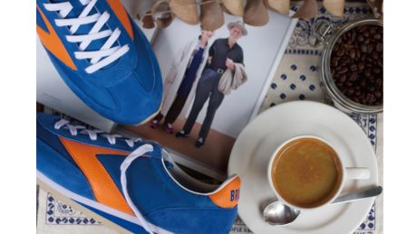 米国ランナーから絶大な支持を得るブルックスが、あのコーヒーショップとコラボ！