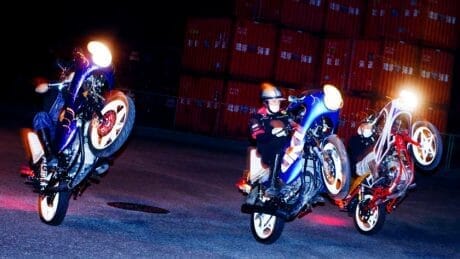 狂おしくも妖しい沖縄の夜。小浪次郎とBlackEyePatchが描きだした、極彩色の集団とは。