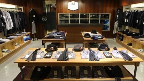 テーラードとカジュアルを絶妙にミックスする、BKT by ブルックリンテーラーズ。実店舗は阪急MEN’S TOKYOの7階に。