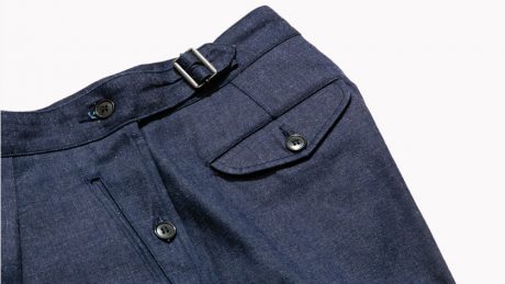 五本木のショップtoffが手がける、COMOLIの完全別注パンツ。