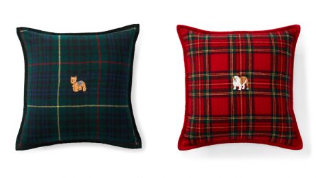 ラルフ ローレン ホームから、犬の刺繍がチャーミングなスローピローが届きました。