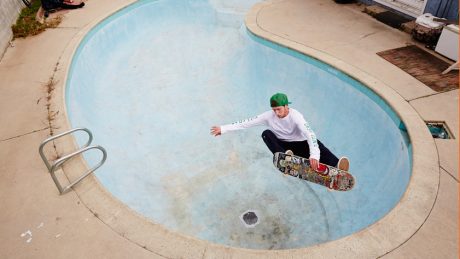 ボルコム×アンタイヒーローによるカプセルコレクションの第2弾が登場。