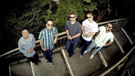 チケプレあり！ザ・ベイカー・ブラザーズが新作を引っ提げ、ヴァネッサ・フリーマンと共に来日公演を開催。