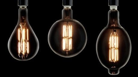 海をテーマにつくられた3つの電球。「Siphone」の灯りで部屋を充たしてみませんか。