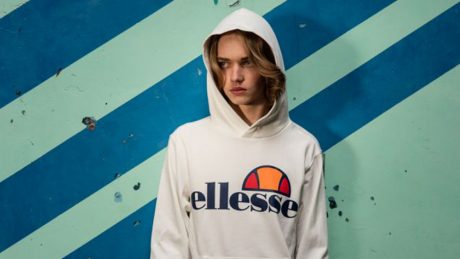 This is the taste for 2017. Elesse is pioneering a retro and glamorous sports style.