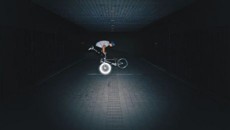 シュッと吹きかければリフレクター。スウェーデンから上陸した「ALBEDO 100」が優れものです。