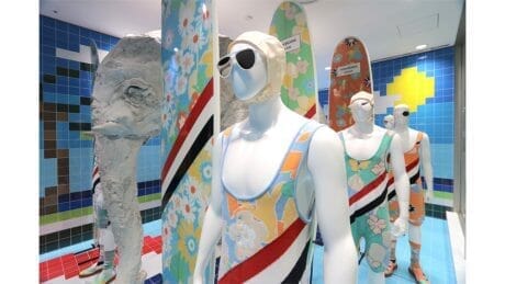 トム ブラウンのサーフボードコレクションが展開されるDSMGで、一足お先に夏を体感。