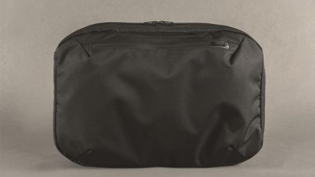 フットザコーチャーから、変幻自在のバッグ「5WAY®」が登場です。