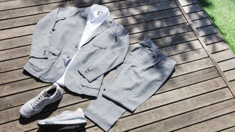 Don't miss the "GREY SUIT" Collection that will be released in conjunction with the New Balance x Beams Plus M998!