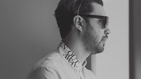 ロックミュージシャンであるハニ・エル・カティーブが、クラクトのルックブックで見せる男の色気とは。