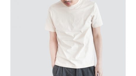 レクトホールに集う、niuhansのウェアと別注Tシャツ。