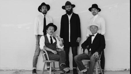 自分のためのデニムを。5人のプロフェッショナルが手がけるアップル アンド アティチュード。