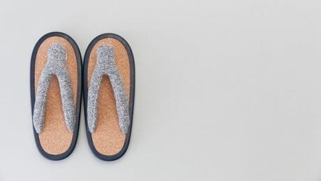 京都の100年企業とともにフィルメランジェが手がける、特別な履物。