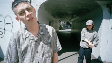 不良っぽいのに上品。東京のいまを射抜くサノバチーズ × シップスジェットブルーの共作。