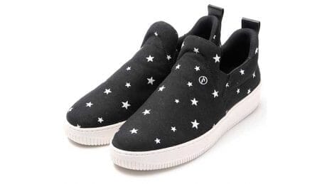 Also, collaboration shoes with Amb. The items commemorating the opening of the "SOPH. Ginza store" are just chic.