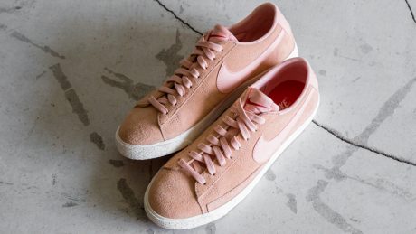 Controlled pale pink layer. Wear an exclusive blazer.