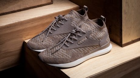 リーボック×ミタスニーカーズのコラボレーションによる、アノニマスな”ZOKU”