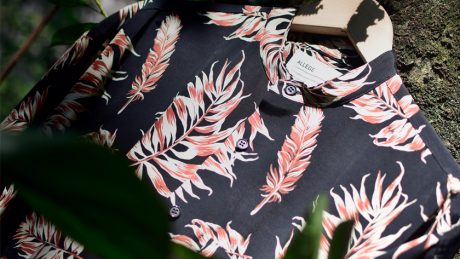 The Allegrege x BPS stand collar aloha is the perfect combination of urban and resort.
