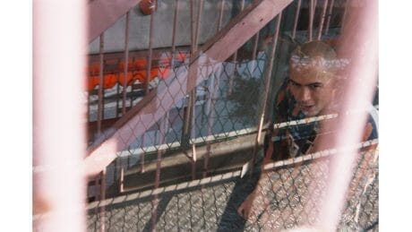 注目の若手写真家・草野庸子。気鋭ミュージシャンをモデルにしたインスタレーション展を開催。