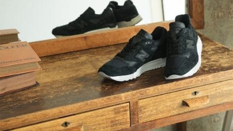 汎用性最強！ 黒と白、モノトーンに染まった「998」を見逃すな。