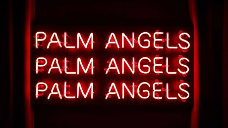 Overseas strip club concept! Palm Angels' pop-up store is innovative!