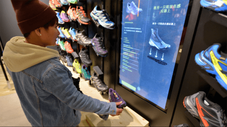 「サロモン スントici club 神田店」が、新たなストアコンセプト「V3」を導入してリニューアルします。