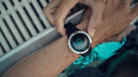 価格もルックスも申し分なし！スントから、大本命の一本がリリースされます。