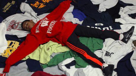 The second edition of BASSCOUTUR NÏUKU is now available! This time it's a vintage sweatshirt .