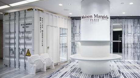 メゾン マルジェラのショップはいつ見ても美しい。阪急メンズ大阪のショップも必見です。