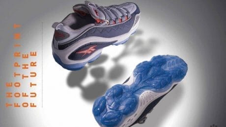 リーボックのハイテクスニーカーDMX RUN 10は、いま履いても様になります。