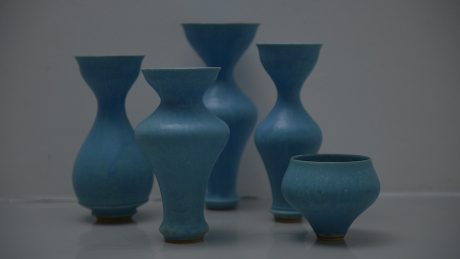 雲ひとつない空のような器。鈴木麻起子 めぐり逢う器展、グラフペーパーにて。