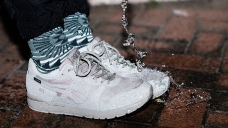 見た目も機能も充分。ゴアテックスを採用したアシックスタイガーのゲルライトがすこぶる調子良いんです。