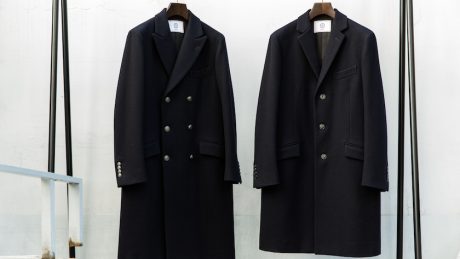 ダンディズム際立つコートで、冬を歓待してみませんか？