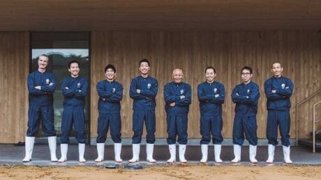 “酒づくりの神様”と7人の若手蔵人が紡ぎ出した本醸造酒はいかがですか？