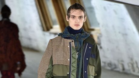 パリにて披露されたサカイの18AWコレクション、テーマは「真実」です。