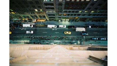 不思議な「距離感」に触れられます。写真家・松藤美里の写真展が開催。