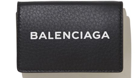 Series "Aspiring Masterpieces" No.33 Balenciaga's royal logo is also different.