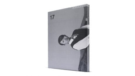 写真家の松尾修による、佐世保プロジェクトの第4弾。題材は17歳。胸が締め付けられるような郷愁に襲われます。