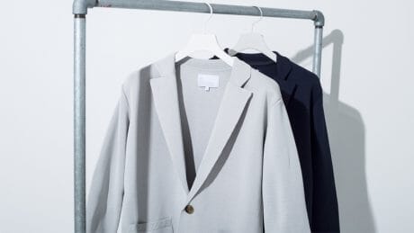 Bringing fishing technology to the fashion field! D-VEC's tailored jackets boast amazing water repellency.