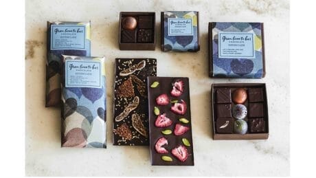 This is what you get for White Day! Hurry to Green Bean To Bar Chocolate!