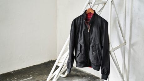 The "G9" of Baracuta shines in gold. Nano Universe's special order is different.