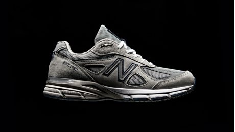 都内のどこかにコンテナが出現!? ニューバランス「990」が100ドルで買えるらしい！