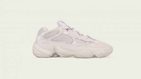 アディダス × カニエの「YEEZY」最新作。今回もクールな仕上がりです。