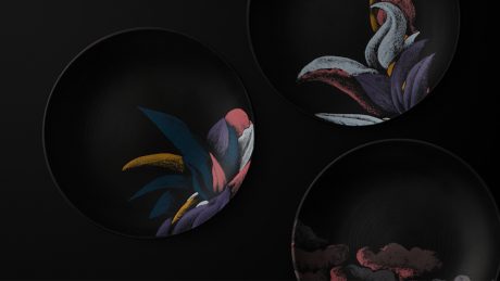 漆黒の陶器とジュリアン・コロンビエのアートワーク。福岡のダイスアンドダイスでポップアップが開催。