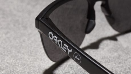 藤原ヒロシ御用達。オークリーのフロッグスキンに新作登場。